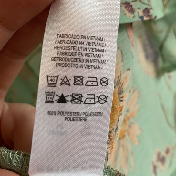 Unique sheer waterfall floral beach cover up NWOT Size 14 M/L - Picture 10 of 11